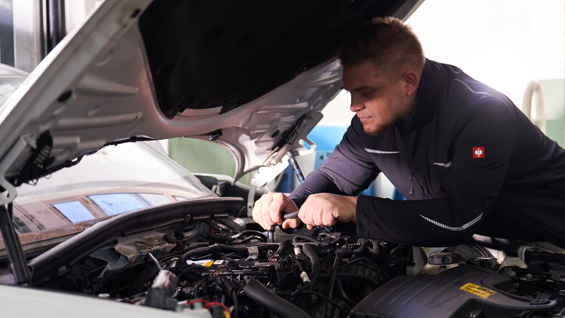Auto Service Kfz Inspektion Dachau München Karlsfeld mit Stammkunden Bonus
